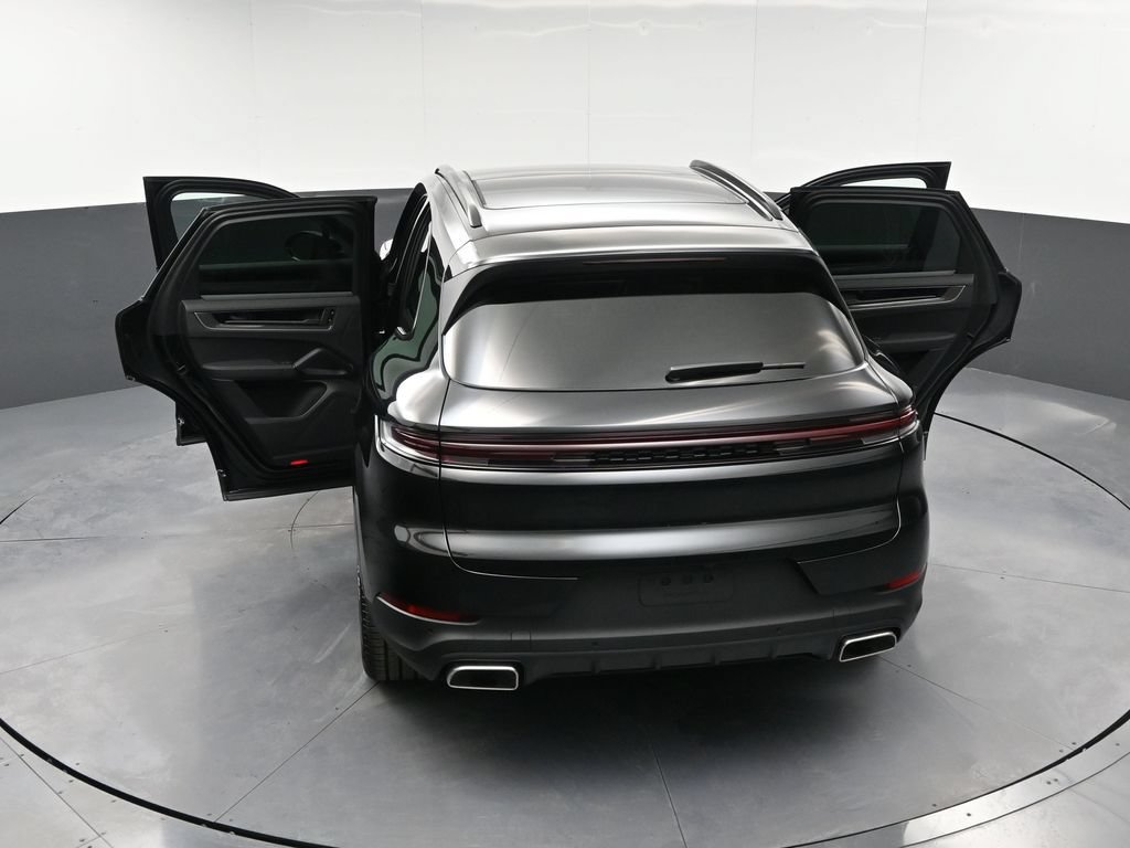 Certified 2026 Porsche Cayenne AWD/4WD image 36