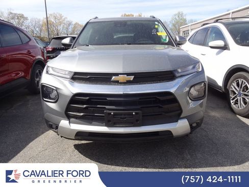 Used 2023 Chevrolet TrailBlazer LT FWD image 2