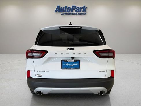 Used 2024 Ford Escape Active w/ Tech Pack #2 AWD/4WD image 6