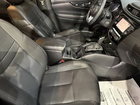 Used 2020 Nissan Rogue SL w/ Premium Package image 33
