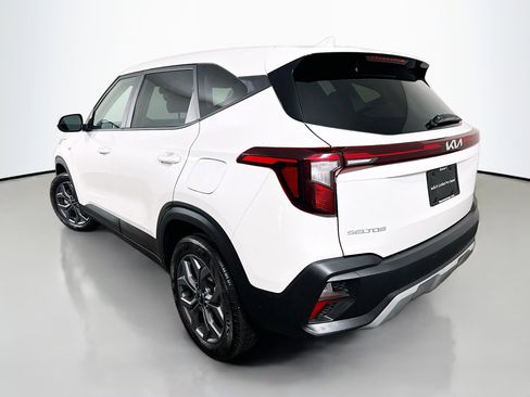 Certified 2025 Kia Seltos LX AWD/4WD image 5