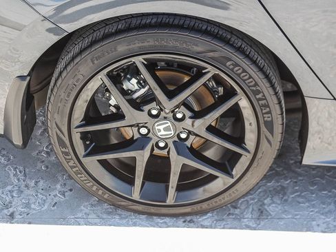 Certified 2025 Honda Civic Sport Touring image 9
