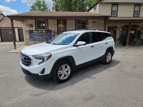 Used 2019 GMC Terrain SLE FWD image 2
