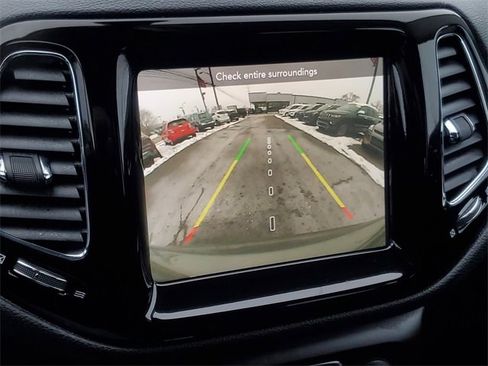 Used 2020 Jeep Compass Limited image 23