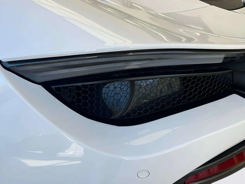 Used 2018 McLaren 720S Performance RWD image 29