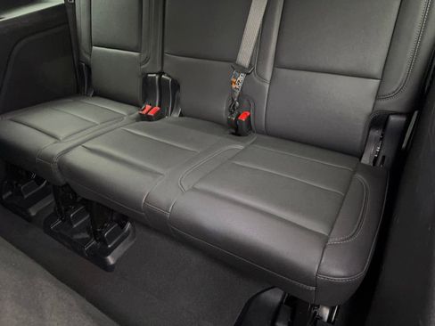 Used 2025 Chevrolet Tahoe LT AWD/4WD image 39