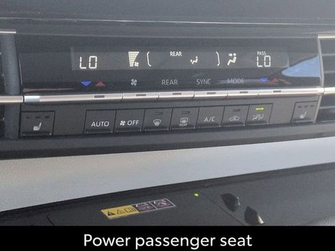 Certified 2026 Toyota Sienna XLE FWD image 23