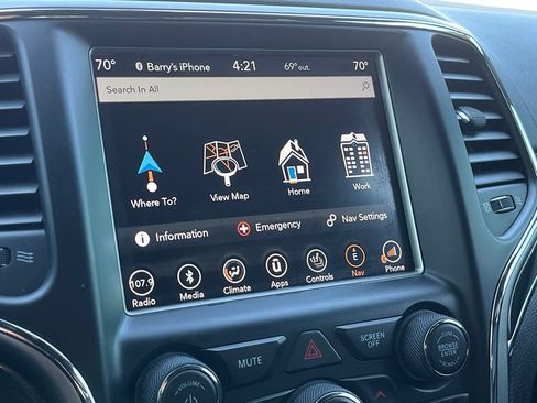 Used 2018 Jeep Grand Cherokee Overland AWD/4WD image 45