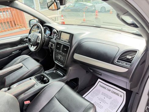 Used 2020 Dodge Grand Caravan GT FWD image 44
