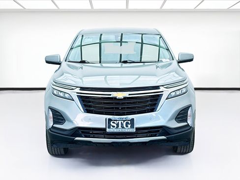 Used 2023 Chevrolet Equinox LT image 2