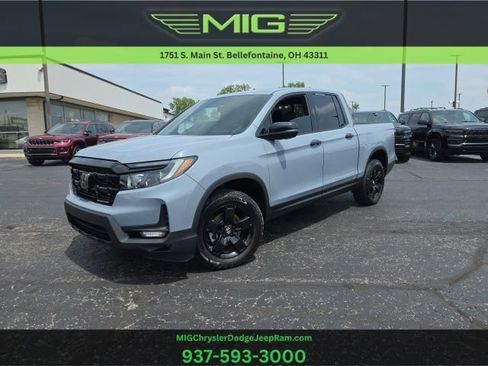 Used 2025 Honda Ridgeline Black Edition image 1