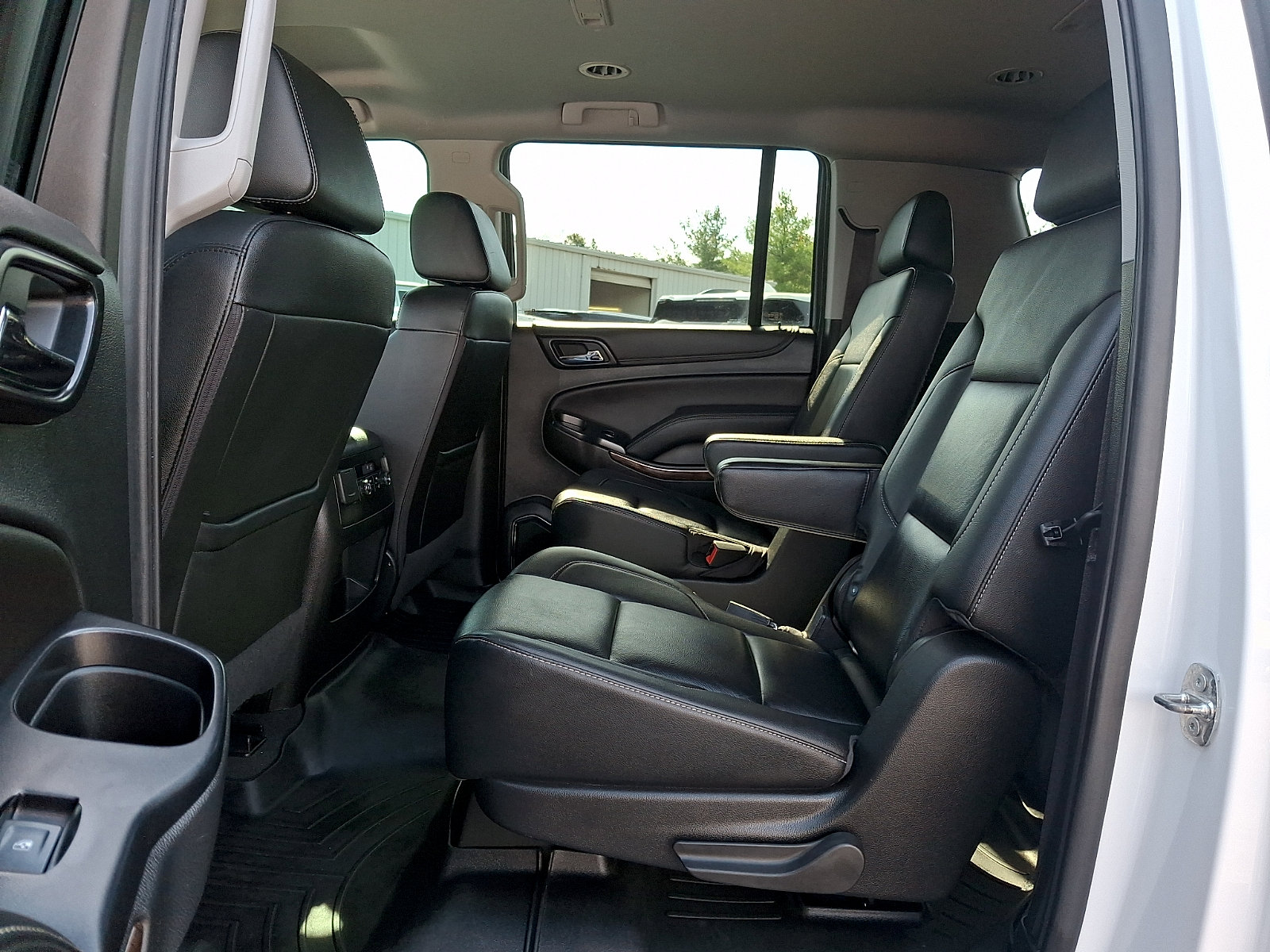 Used 2020 Chevrolet Suburban LT w/ RST Edition AWD/4WD image 10