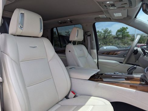 Used 2022 Cadillac Escalade Sport Platinum w/ LPO, ONYX Package AWD/4WD image 29