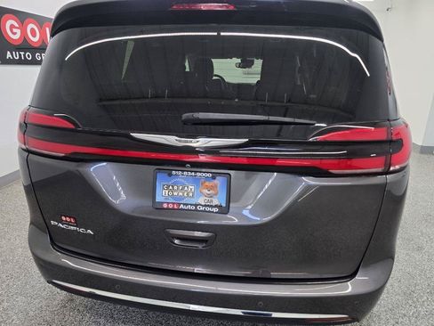 Used 2022 Chrysler Pacifica Touring-L FWD image 7