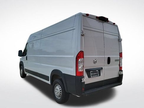 Used 2025 RAM ProMaster 2500 w/ Convenience Group FWD image 3