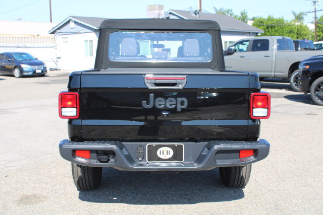 Used 2024 Jeep Gladiator Sport AWD/4WD image 5