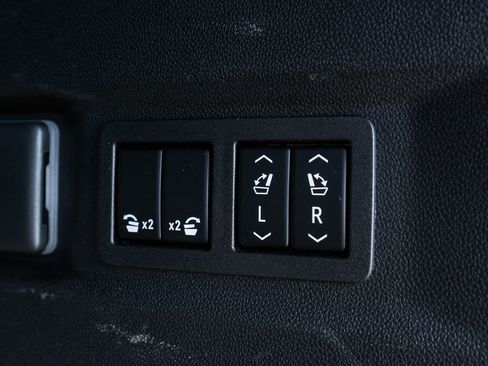 Used 2022 Chevrolet Tahoe Z71 w/ Luxury Package image 51