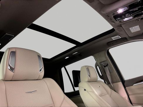 New 2026 Cadillac Escalade Platinum Sport w/ LPO, ONYX Package AWD/4WD image 15