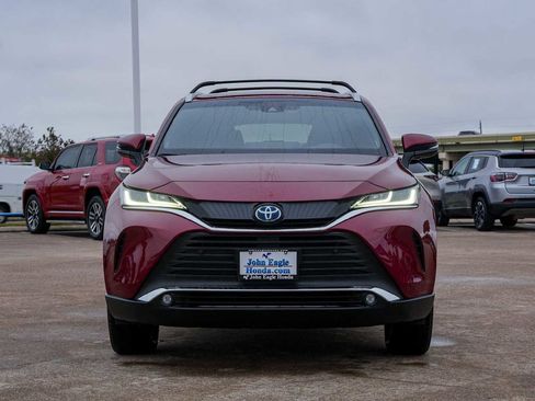 Used 2024 Toyota Venza XLE image 6