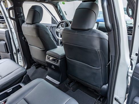 Used 2024 Lexus GX 550 w/ Accessory Package (Z1) AWD/4WD image 33