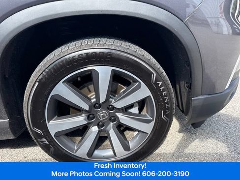 Used 2025 Honda Pilot Elite image 4