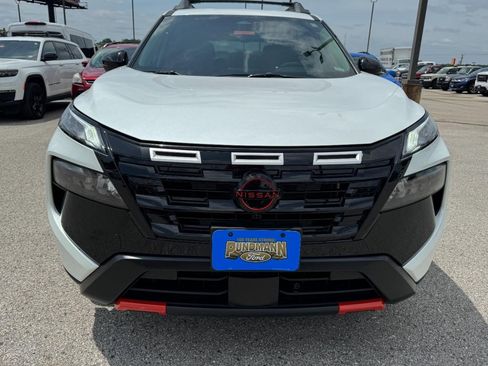 Used 2025 Nissan Rogue SV w/ Rock Creek Premium Package AWD/4WD image 9