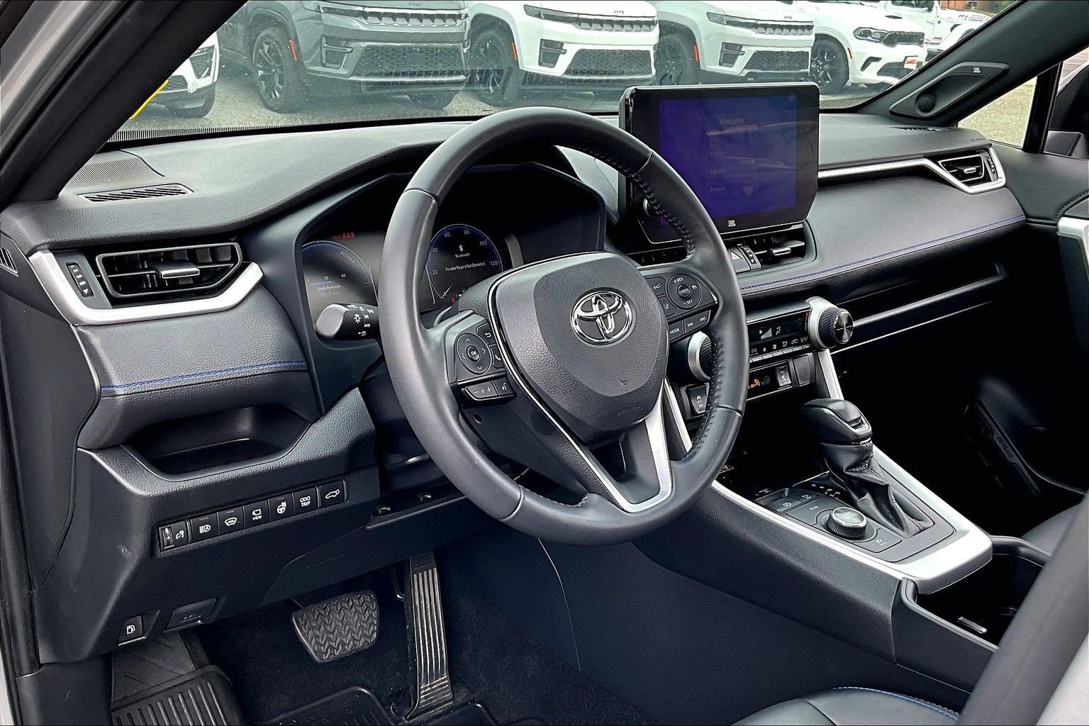 Used 2023 Toyota RAV4 XSE AWD/4WD image 11
