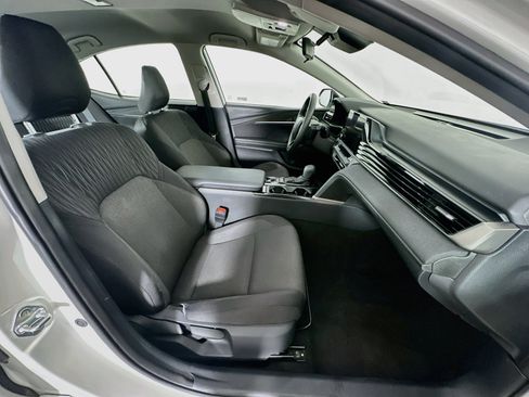 Used 2025 Toyota Camry LE FWD image 31