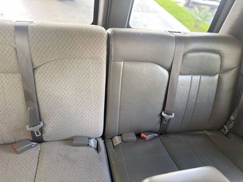 Used 2018 GMC Savana 3500 LT w/ LT Preferred Equipment Group RWD image 21