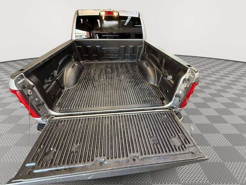 Used 2025 RAM 1500 Laramie AWD/4WD image 12