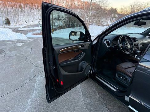 Used 2016 Audi Q5 2.0T Premium Plus w/ Technology Package image 28