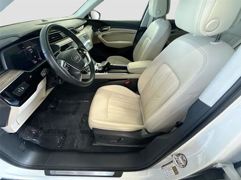 Certified 2024 Audi Q8 e-tron Premium Plus AWD/4WD image 21