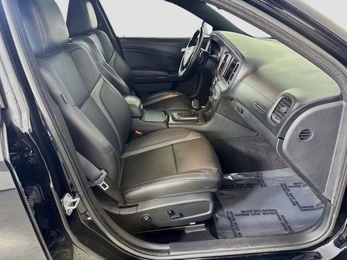 Used 2019 Dodge Charger SXT image 13