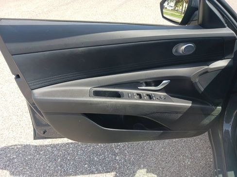 Used 2024 Hyundai Elantra SEL FWD image 11