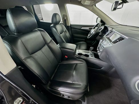 Used 2019 Nissan Pathfinder SL w/ Cargo Package image 32