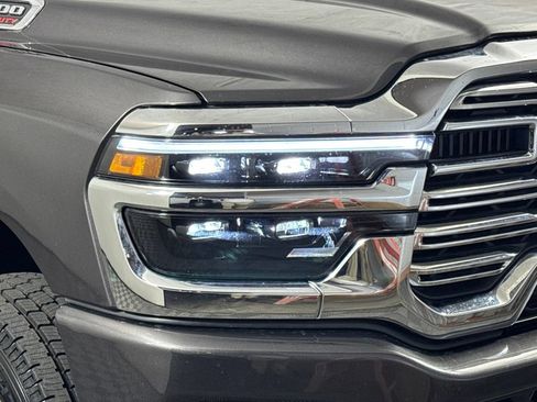 Used 2026 RAM 2500 Laramie AWD/4WD image 7