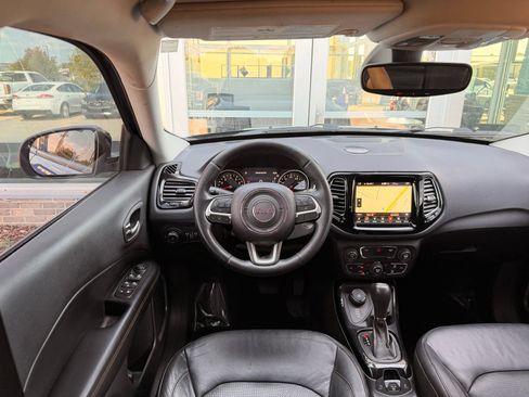 Used 2018 Jeep Compass Limited w/ Navigation Group AWD/4WD image 24