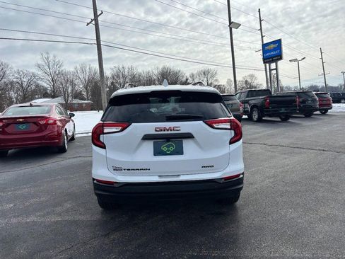 Certified 2024 GMC Terrain SLT w/ Elevation Edition image 4