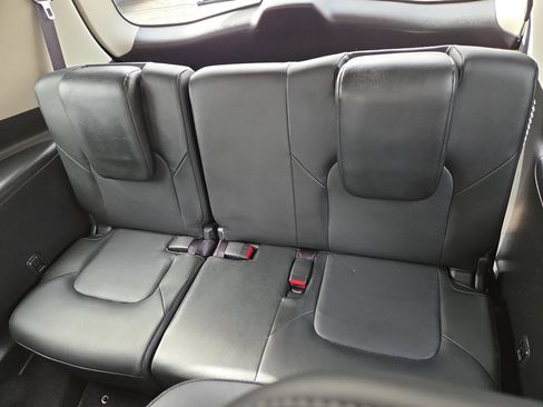 Used 2019 INFINITI QX80 Luxe w/ 22" Wheel Package image 9