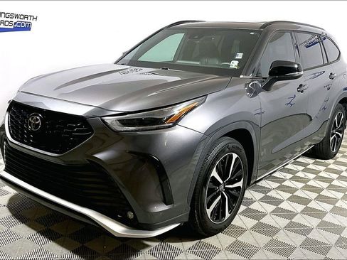 Used 2021 Toyota Highlander XSE FWD image 1