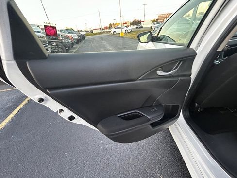 Used 2019 Honda Civic EX image 13
