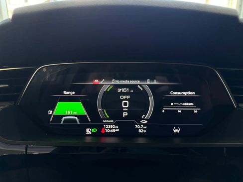 Used 2024 Audi Q8 e-tron Premium Plus w/ Premium Plus Package AWD/4WD image 17