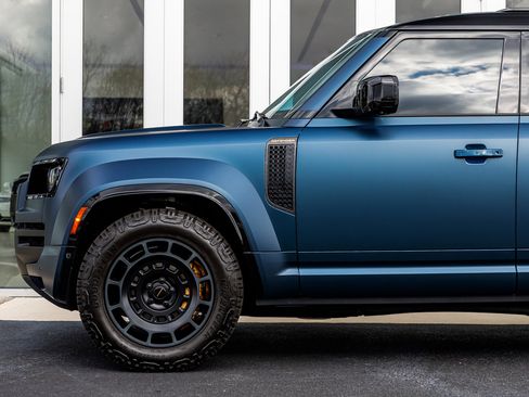 Used 2026 Land Rover Defender 110 OCTA image 13