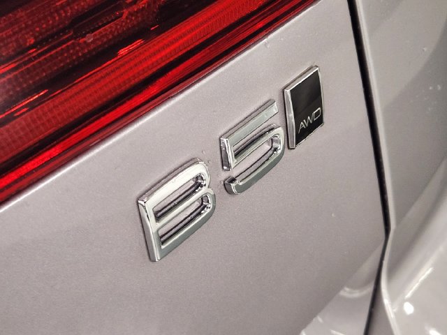 Used 2026 Volvo XC60 B5 Plus w/ Protection Package Premier AWD/4WD image 13