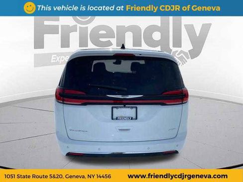 New 2026 Chrysler Pacifica Select image 6