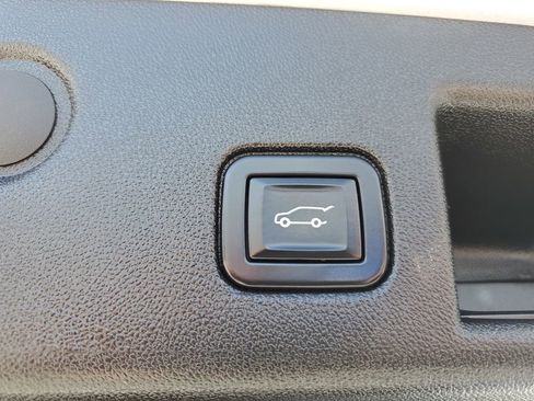 Used 2022 Chevrolet Equinox Premier image 10