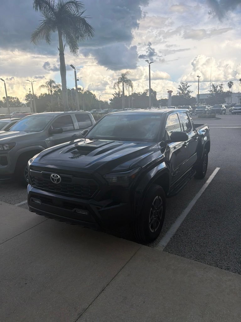 Used 2025 Toyota Tacoma TRD Sport RWD image 3