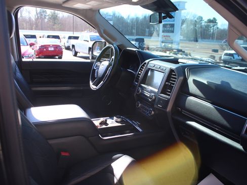 Used 2018 Ford Expedition Max Platinum image 39
