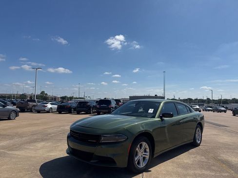 Used 2023 Dodge Charger SXT RWD image 8