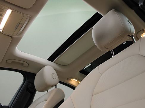 Used 2016 Mercedes-Benz C 300 4MATIC Sedan image 32